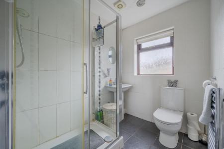 18-3 Erindee Ave.jpg