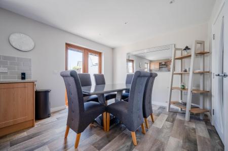14-8 Drumfad Ave.jpg