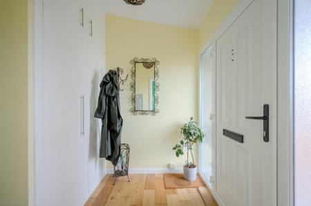 7-18 Rannoch Road.jpg