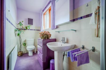 20-1 Rannoch Rd.jpg