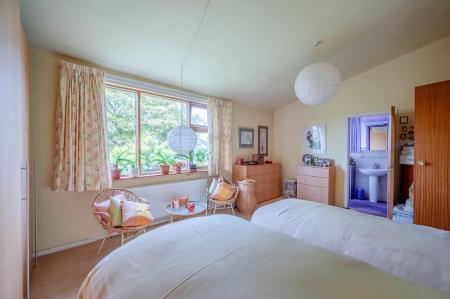 18-1 Rannoch Rd.jpg
