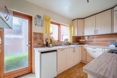 14-1 Rannoch Rd.jpg