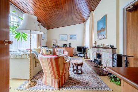 8-1 Rannoch Rd.jpg