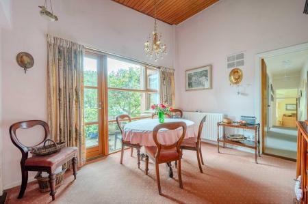 11-1 Rannoch Rd.jpg