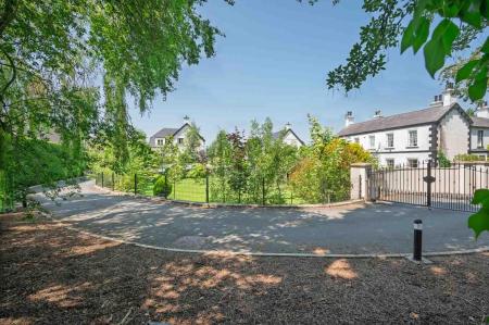 2-381 Old Holywood Rd.jpg