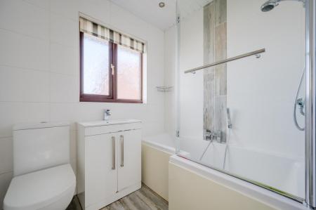 26-44 Drumglass Ave.jpg