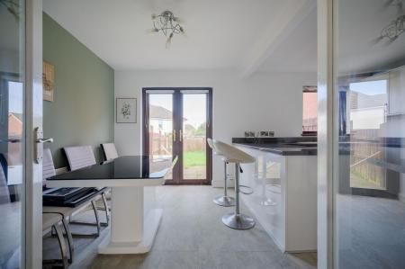 11-44 Drumglass Ave.jpg