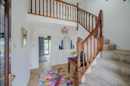 8-4 Woodbank Lane.jpg