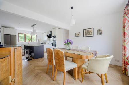 19-4 Woodbank Lane.jpg