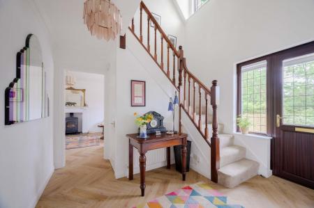 9-4 Woodbank Lane.jpg