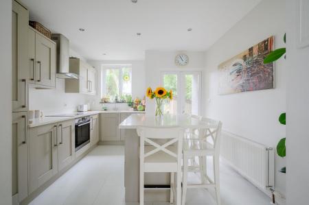 15-6 Hillview Place.jpg