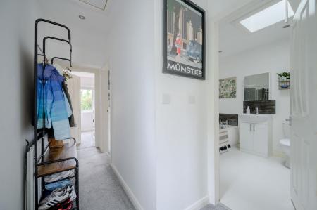 20-6 Hillview Place.jpg