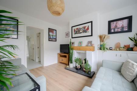 7-6 Hillview Place.jpg