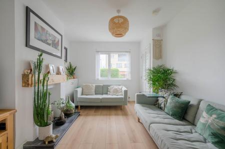 8-6 Hillview Place.jpg