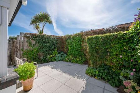 6-9 Crawfordsburn Close.jpg