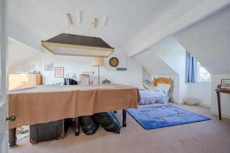 32-32B Demesne Road.jpg