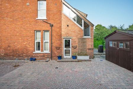 5-32B Demesne Road.jpg