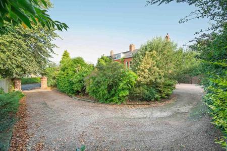 2-32B Demesne Road.jpg