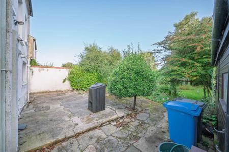 38-32B Demesne Road.jpg
