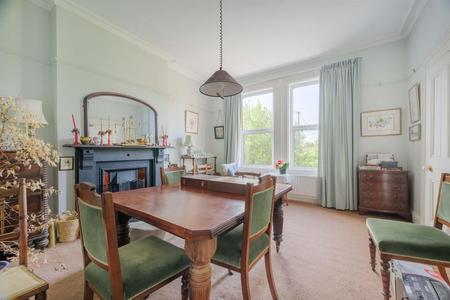 21-32B Demesne Road.jpg