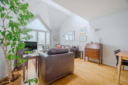 11-6 Lesley Mews.jpg