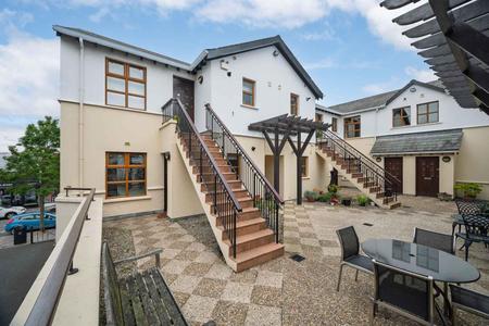 4-6 Lesley Mews.jpg