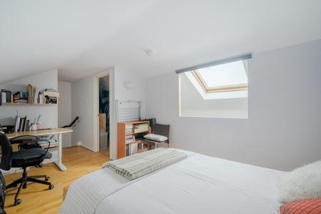 24-6 Lesley Mews.jpg