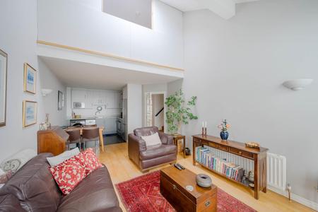 14-6 Lesley Mews.jpg