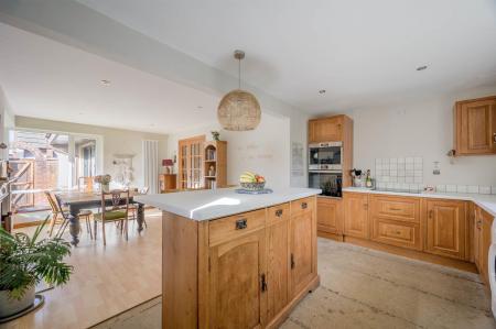 19-9 Regency Park.jpg