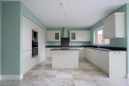 16-13 Worcester Lane.jpg