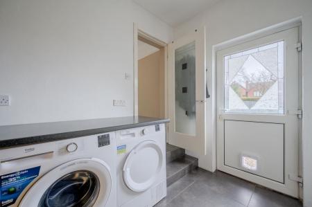 19-1 Lord Wardens Ave.jpg