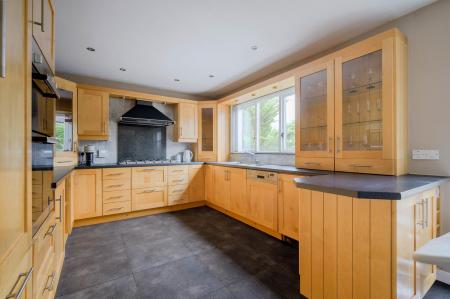 10-1 Lord Wardens Ave.jpg