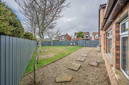 43-1 Lord Wardens Ave.jpg