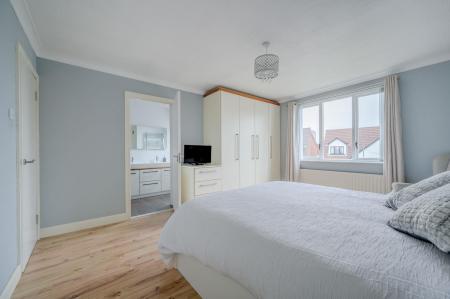 25-1 Lord Wardens Ave.jpg