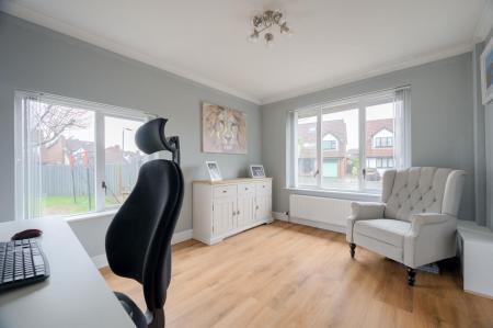 22-1 Lord Wardens Ave.jpg