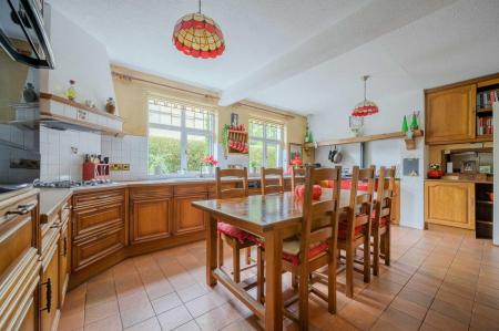 21-80 Bryansburn Rd.jpg