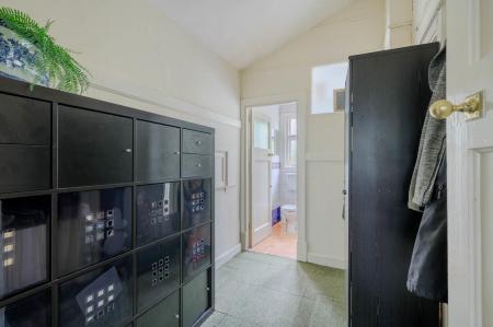 28-80 Bryansburn Rd.jpg