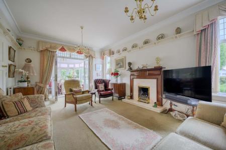 15-80 Bryansburn Rd.jpg