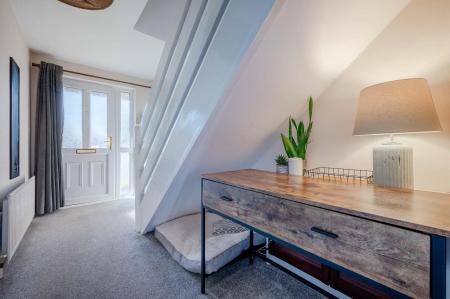 4-119 Towerview Cres.jpg