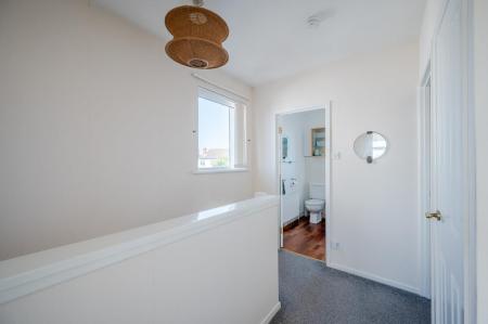18-119 Towerview Cres.jpg
