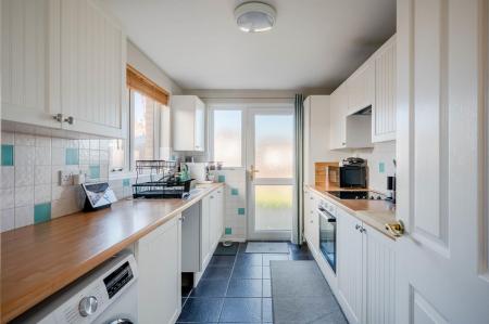 11-119 Towerview Cres.jpg