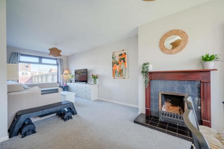 8-119 Towerview Cres.jpg