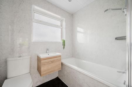 24-35 Innisfayle Drive.jpg