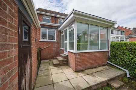 28-35 Innisfayle Drive.jpg