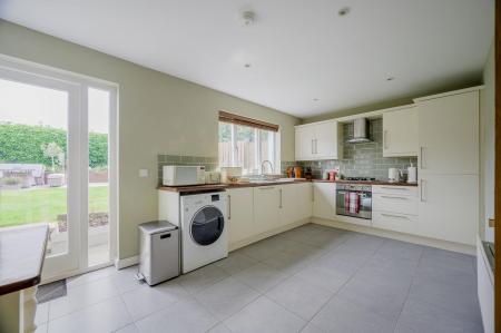13-19 Shaftsbury Park.jpg