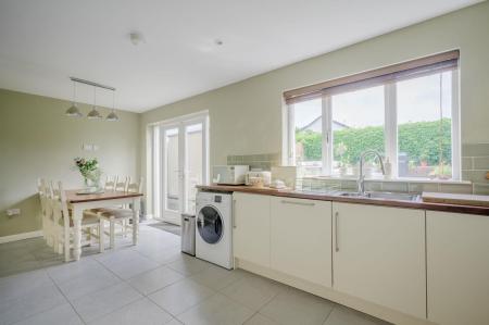 16-19 Shaftsbury Park.jpg