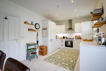 54 Helens Wood Way-13.jpg