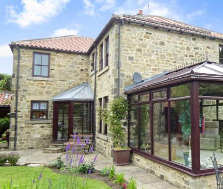 Palmer House- entrance.jpg