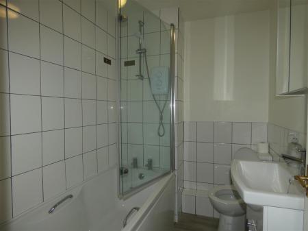 19 Cookson Way - bathroom.JPG