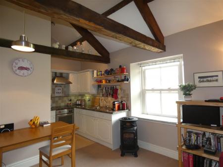 Flat 2, TLI- kitchen.JPG